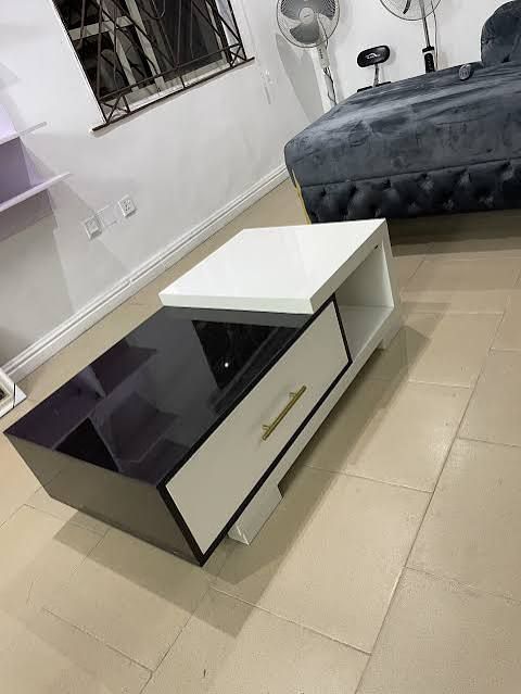 Exquisite Luxury Coffee Table